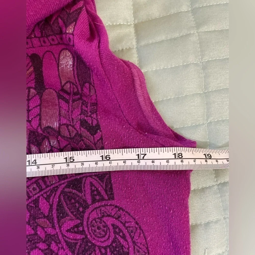 Purple cowl neck sleeveless top, cool eclectic pattern / print on front. - Picture 7 of 9